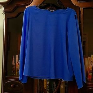 Stunning light royal blue open bell v bell sleeve Gianni Bini blouse